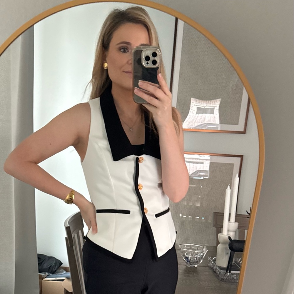 Elegant Black and White Women's Collar Vest Sleeveless Work Top - Picture 5 of 12